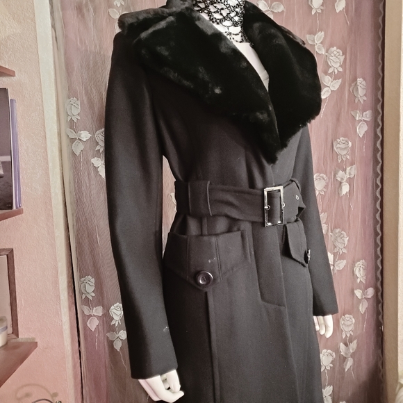 Jackets & Blazers - Rich Elegant Full Length Black Wool Overcoat